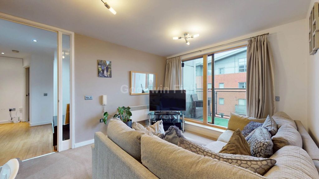 Property photo 2 of 11