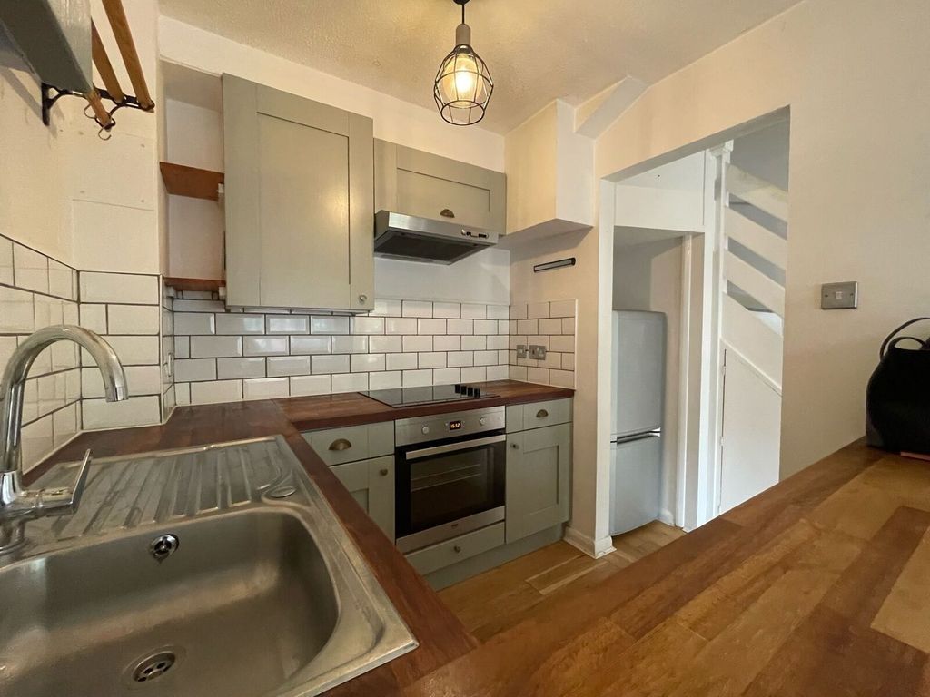 Property photo 2 of 4