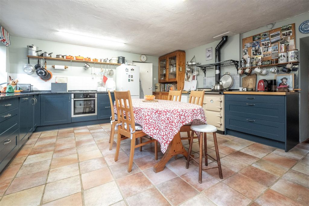 Property photo 3 of 24 Parry_Hugh_Tideford_Photos-52.Jpg