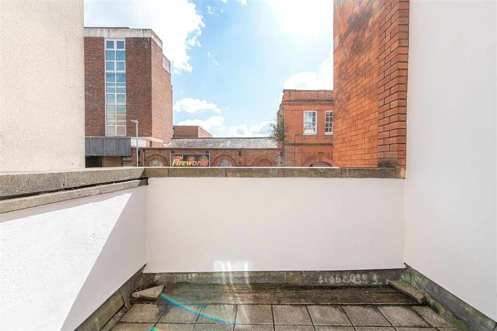 Property photo 3 of 11 Terrace