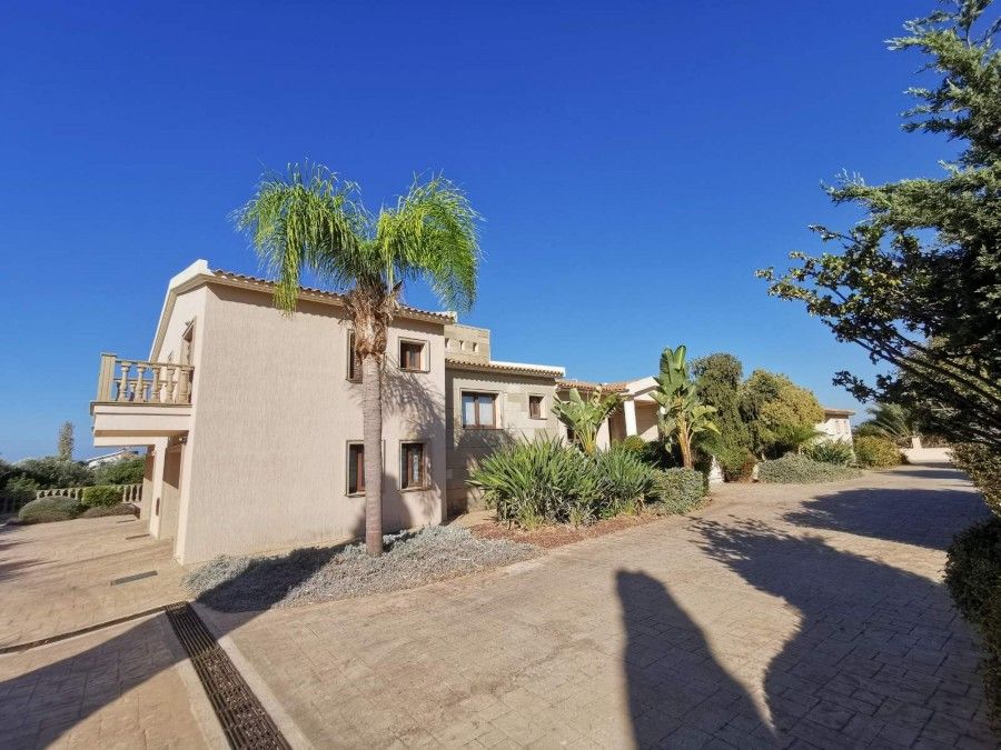 Property photo 2 of 46