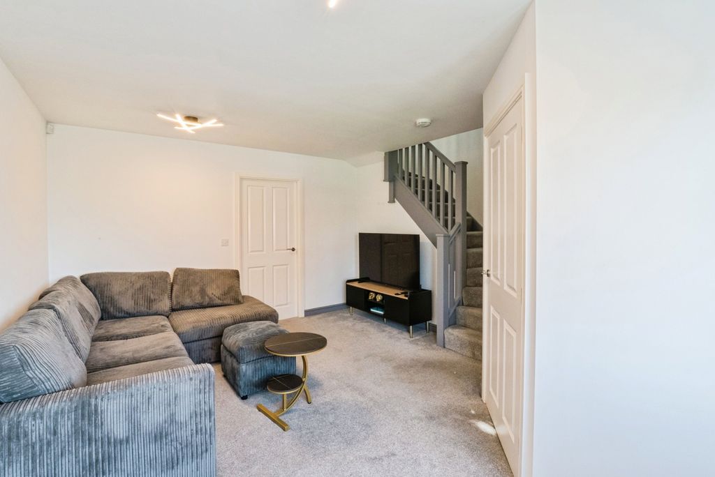 Property photo 2 of 15 Pbox-Img.Jpg