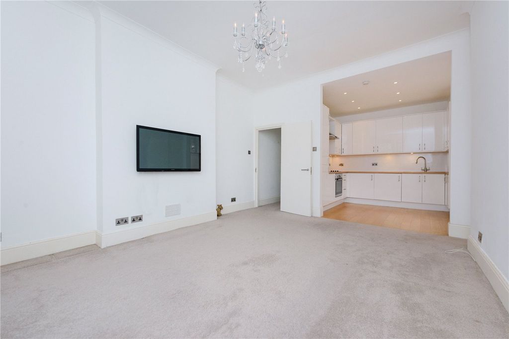 Property photo 1 of 9 Picture No. 07