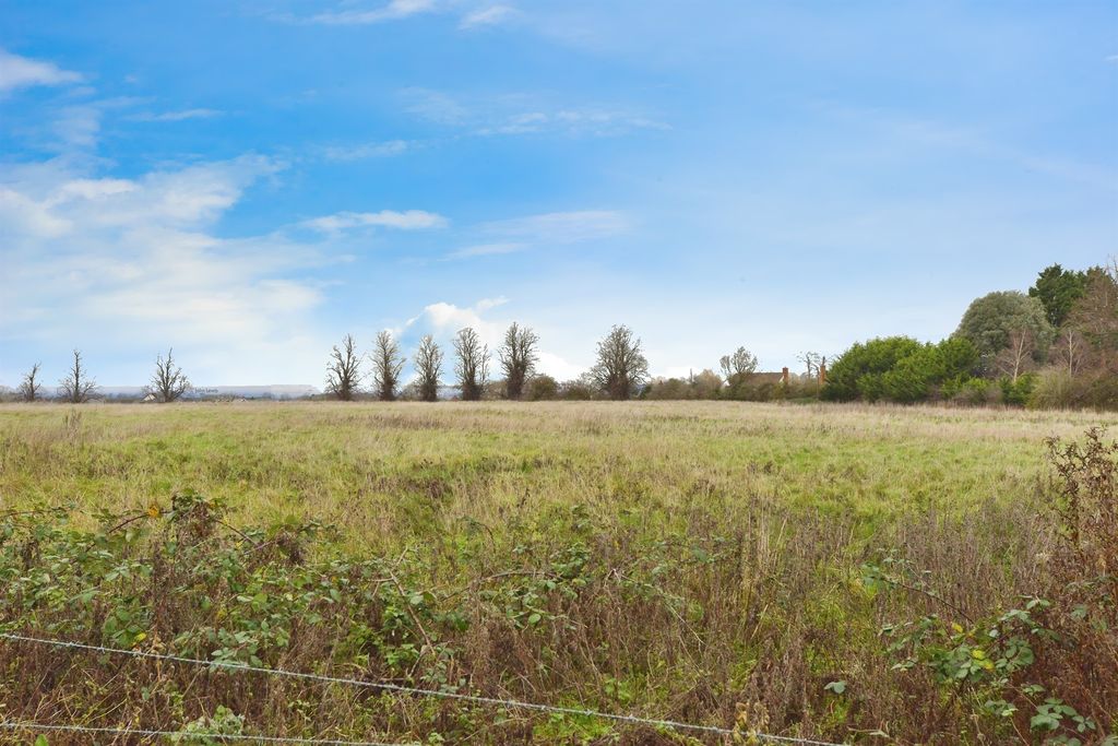 Property photo 3 of 21