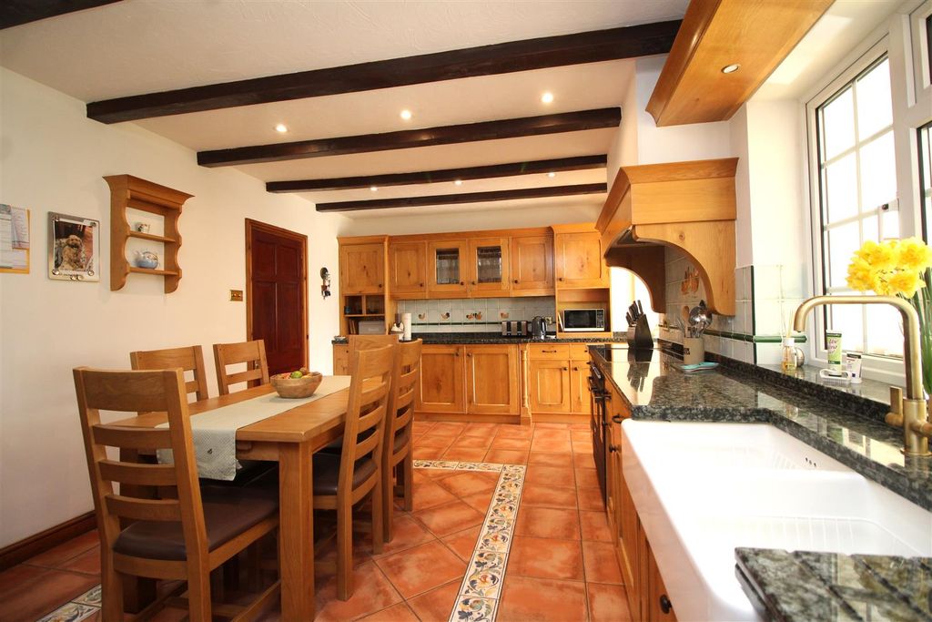 Property photo 3 of 27 Kitchen 2.Jpg