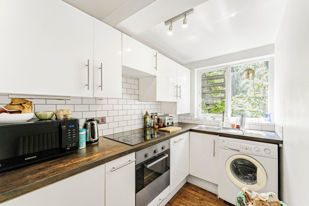 Property photo 3 of 14 Kitchen