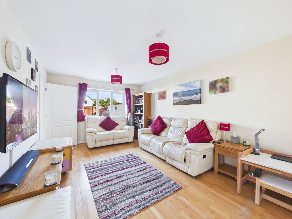 Property photo 3 of 21