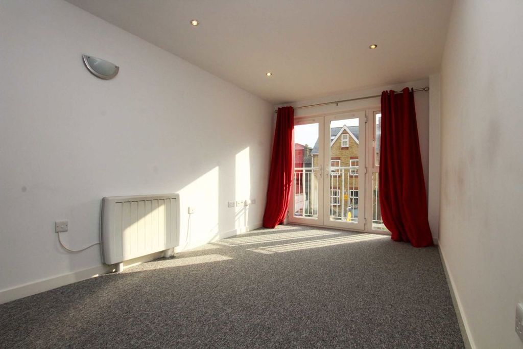 Property photo 2 of 5