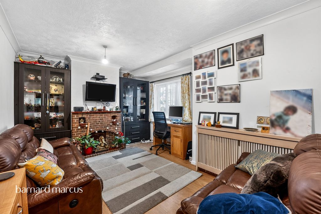 Property photo 3 of 13