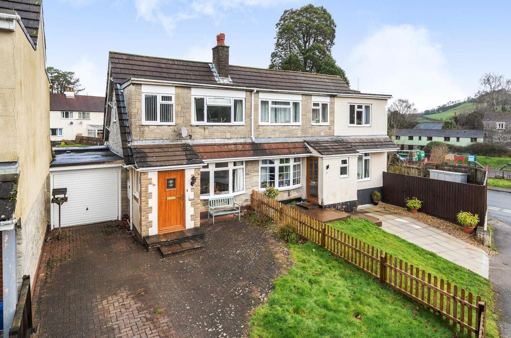 Property photo 1 of 13 Bampton, Seddons