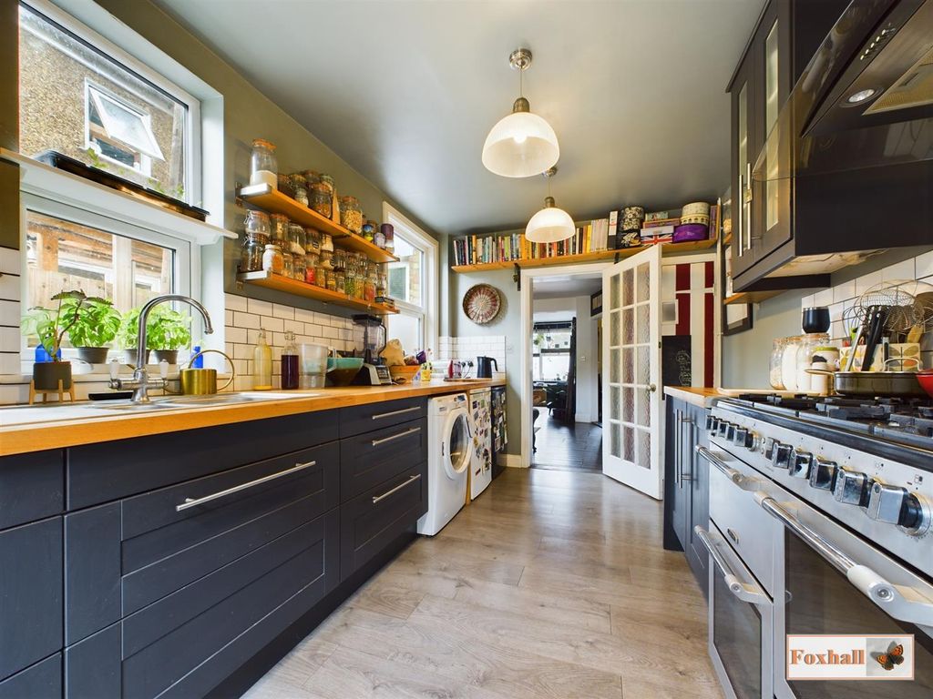 Property photo 2 of 21 Kitchen
