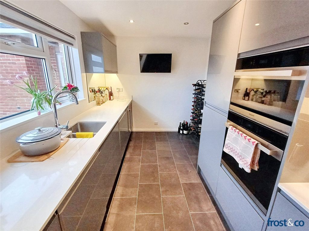 Property photo 3 of 16 Kitchen