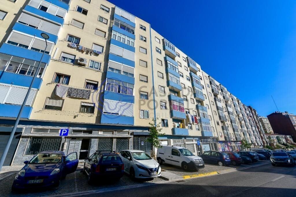 Property photo 1 of 36 Two-Bedroom Apartment For Sale, Rua Dom Nuno Alvares Pereira, Agualva - Cacém