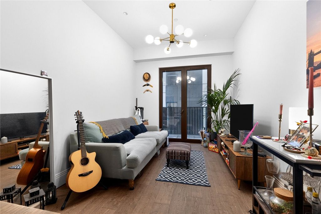 Property photo 1 of 20 Reception Room