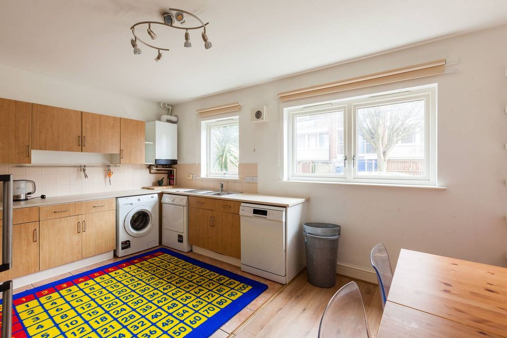 Property photo 2 of 7