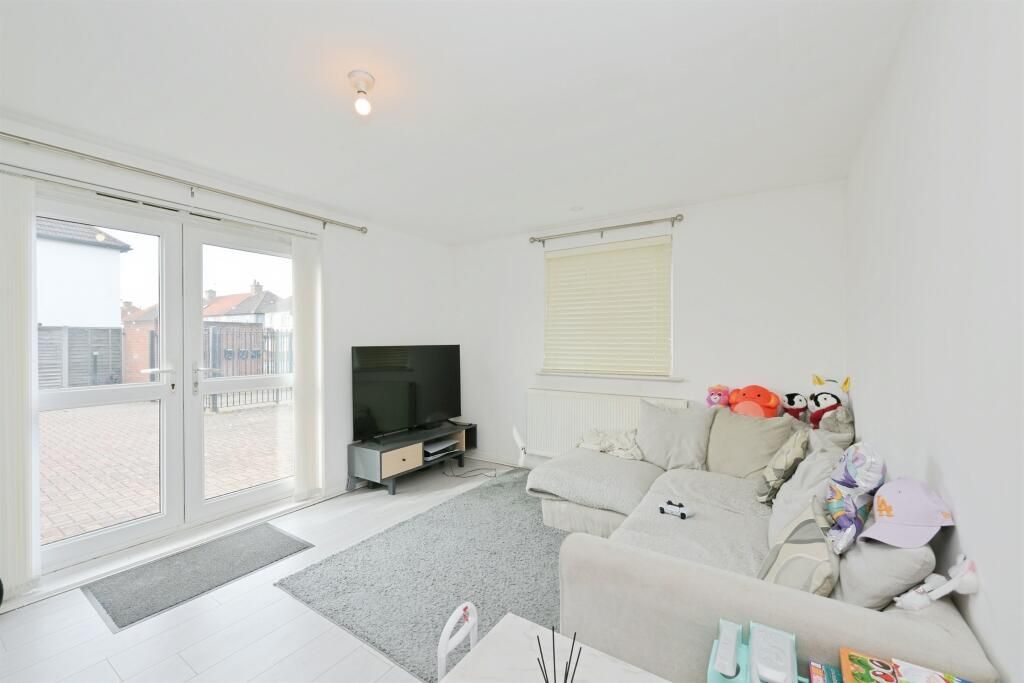 Property photo 2 of 14