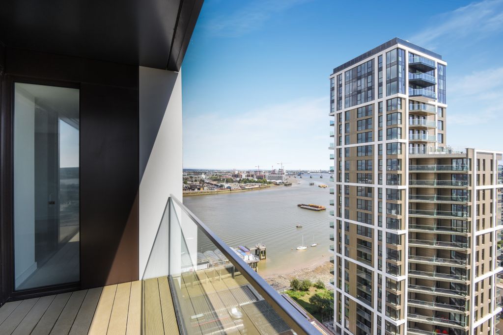 Property photo 1 of 13 Balcony (Riverview).Jpg
