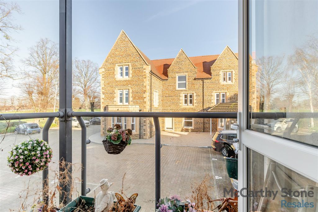 Property photo 1 of 34 8671958-Interior14.Jpg