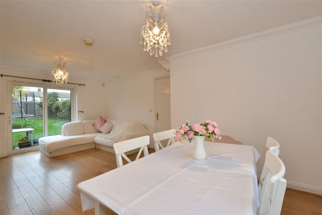 Property photo 3 of 14 Dining Area