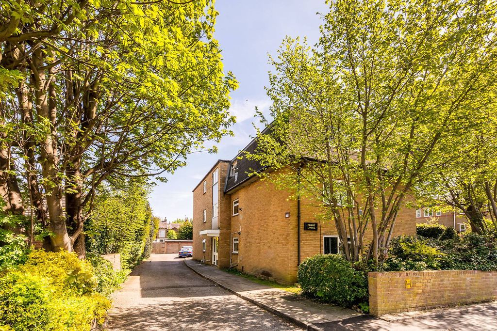 Property photo 1 of 8