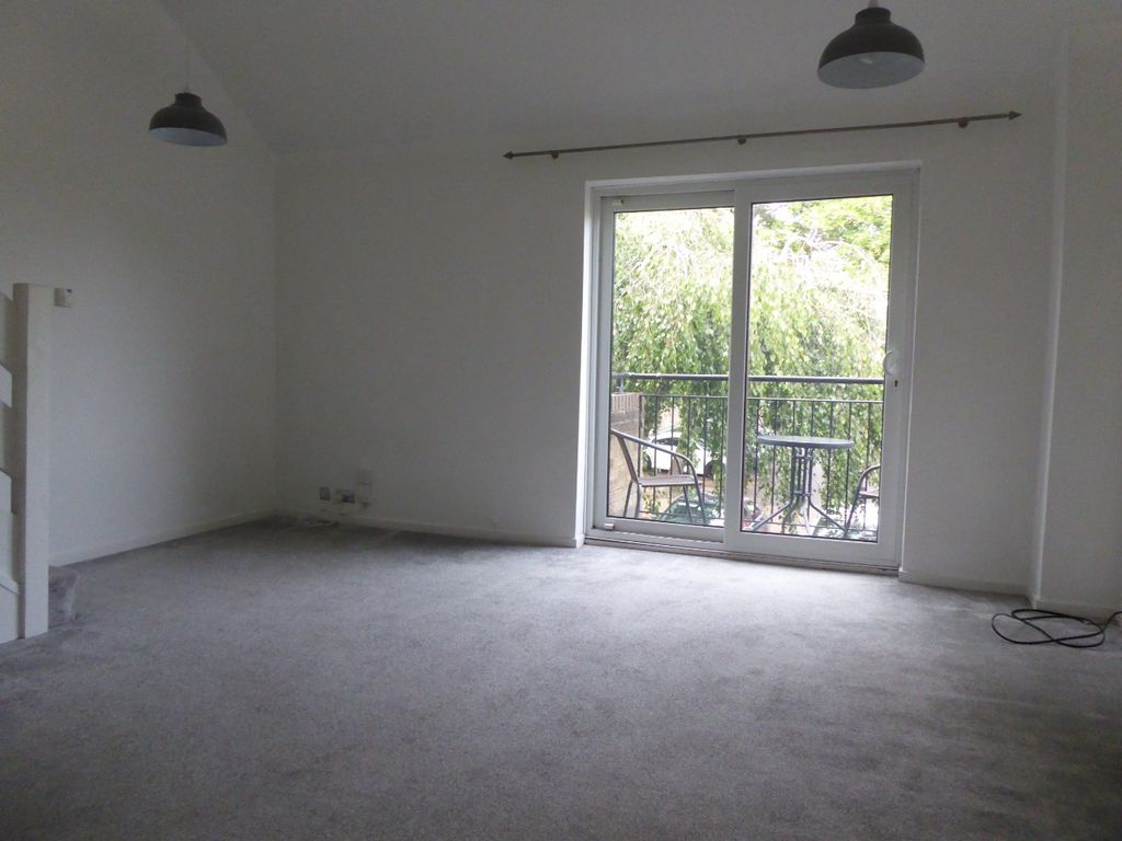 Property photo 2 of 12 5143311