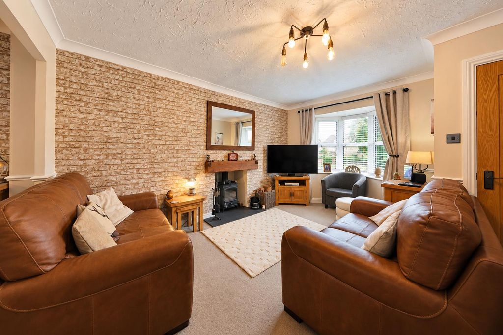 Property photo 2 of 29