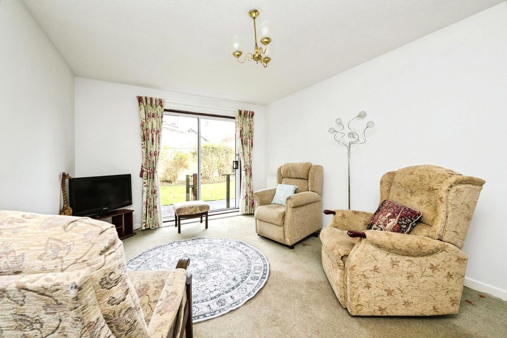 Property photo 3 of 13 Pbox-Img.Jpg