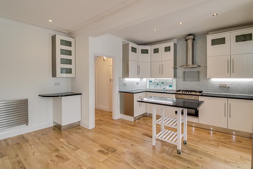 Property photo 3 of 30 Kitchen/Diner