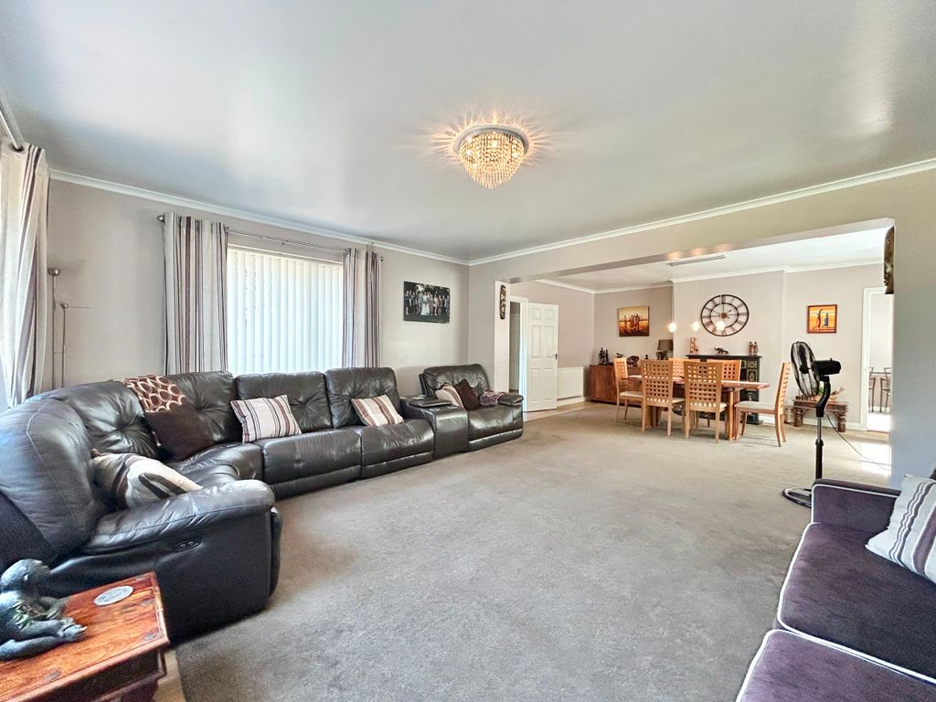 Property photo 2 of 35