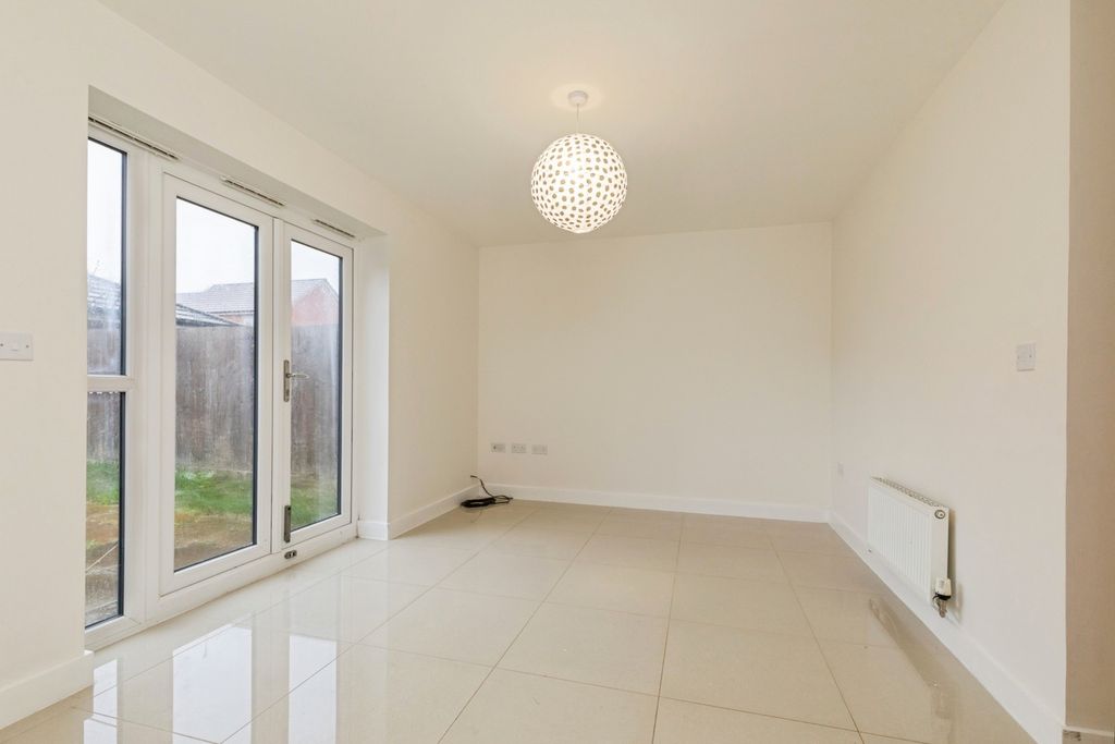 Property photo 3 of 9 Pbox-Img.Jpg