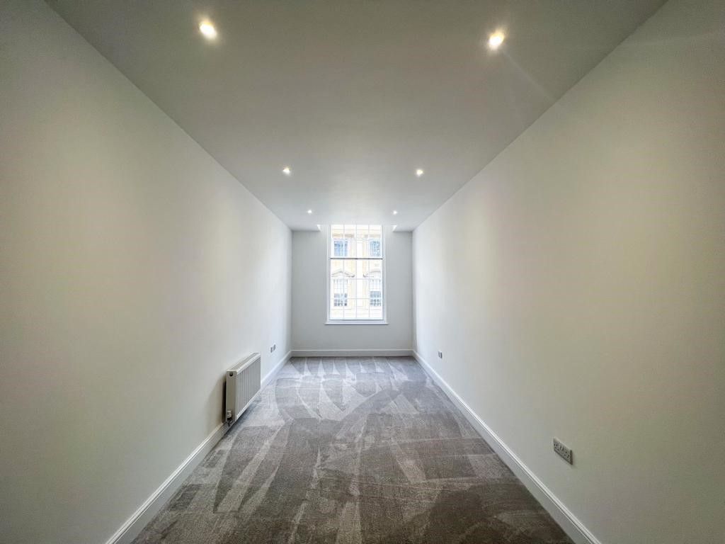 Property photo 3 of 7 Bedroom 1