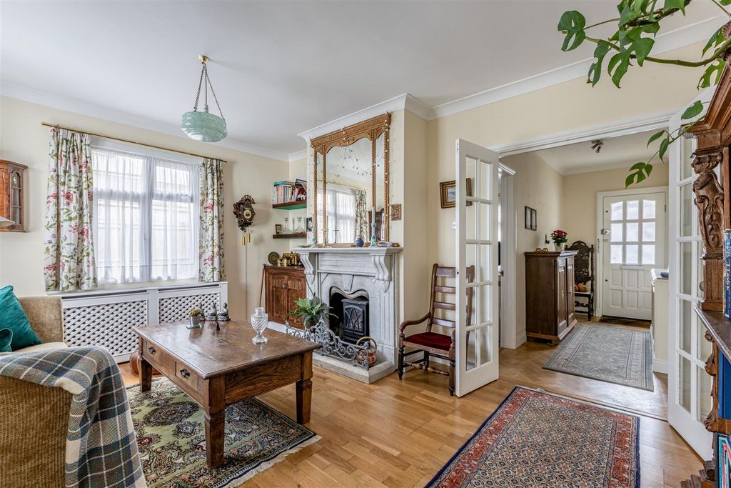 Property photo 3 of 34 358 Molesey Road, Kt12 3Pg - 7.Jpg