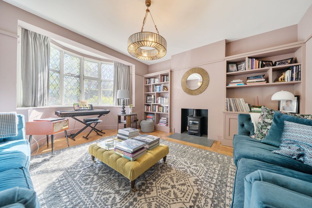 Property photo 3 of 32 1451712-33-69F1Ed...