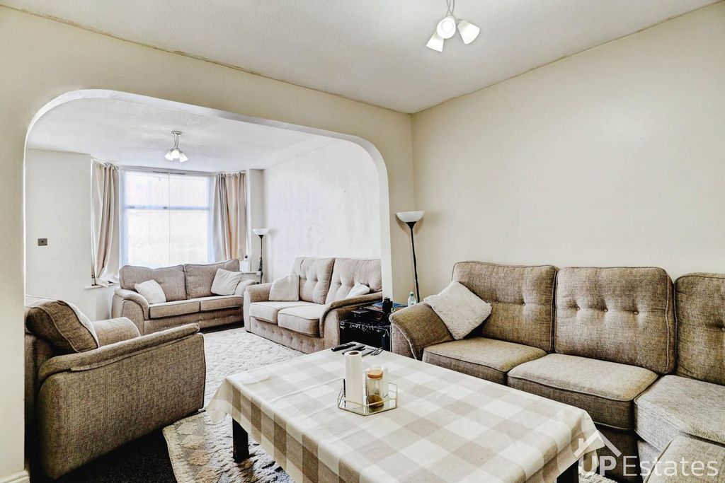 Property photo 3 of 17