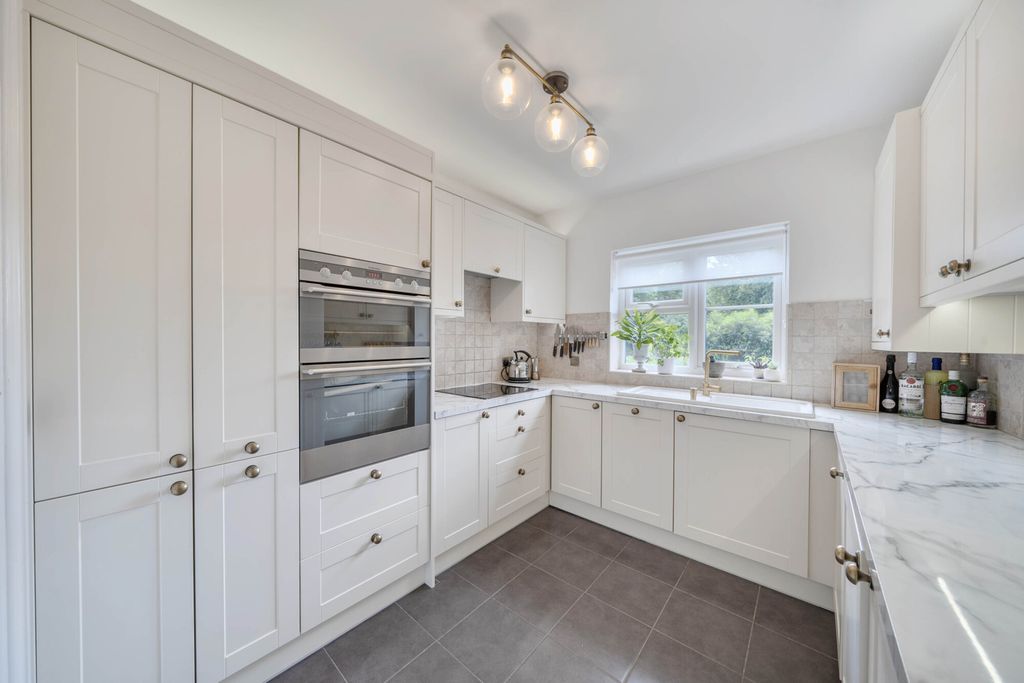 Property photo 2 of 22 1301564-22-683d83...