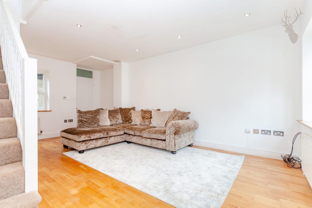 Property photo 2 of 17 Blondin Street (3).Jpg