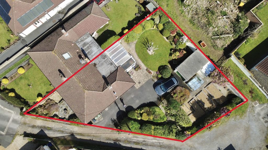 Property photo 2 of 27 Impressive Plot