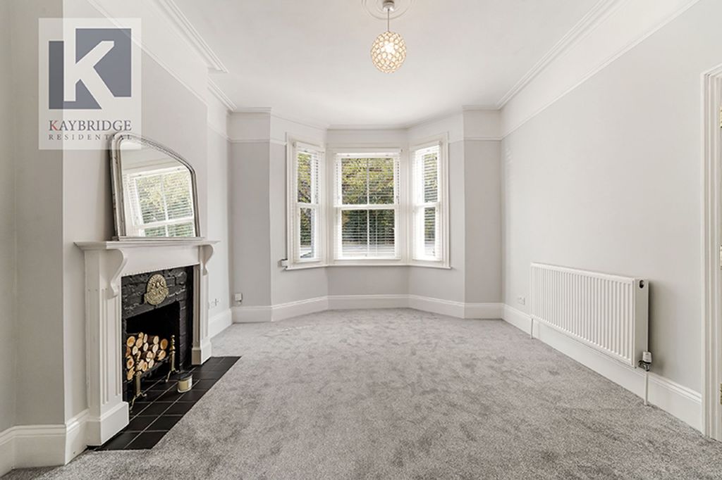 Property photo 3 of 16 London Road, Ewell - Kt17 2BT