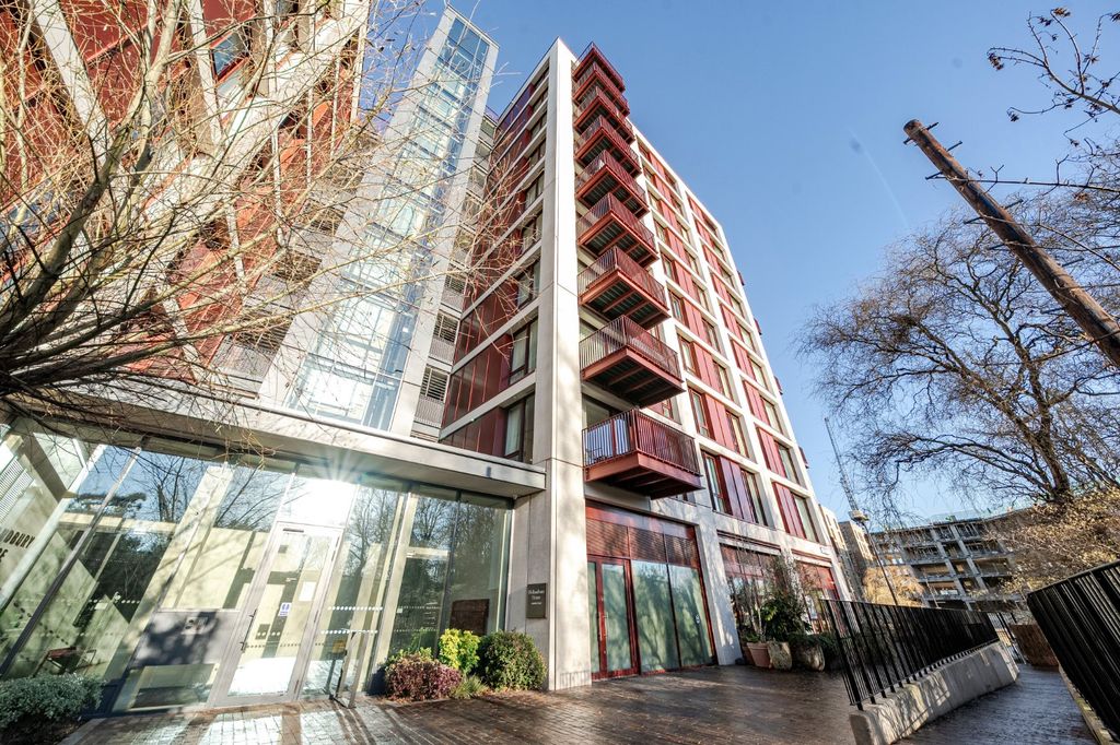 Property photo 1 of 25