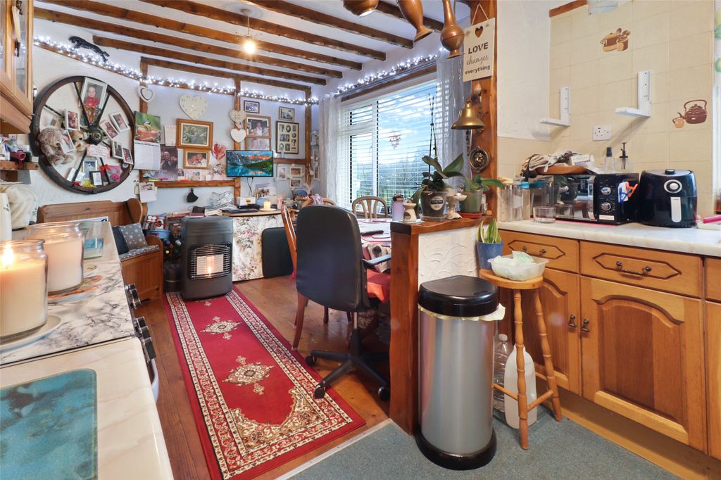 Property photo 3 of 17 3 - Picture No. 08