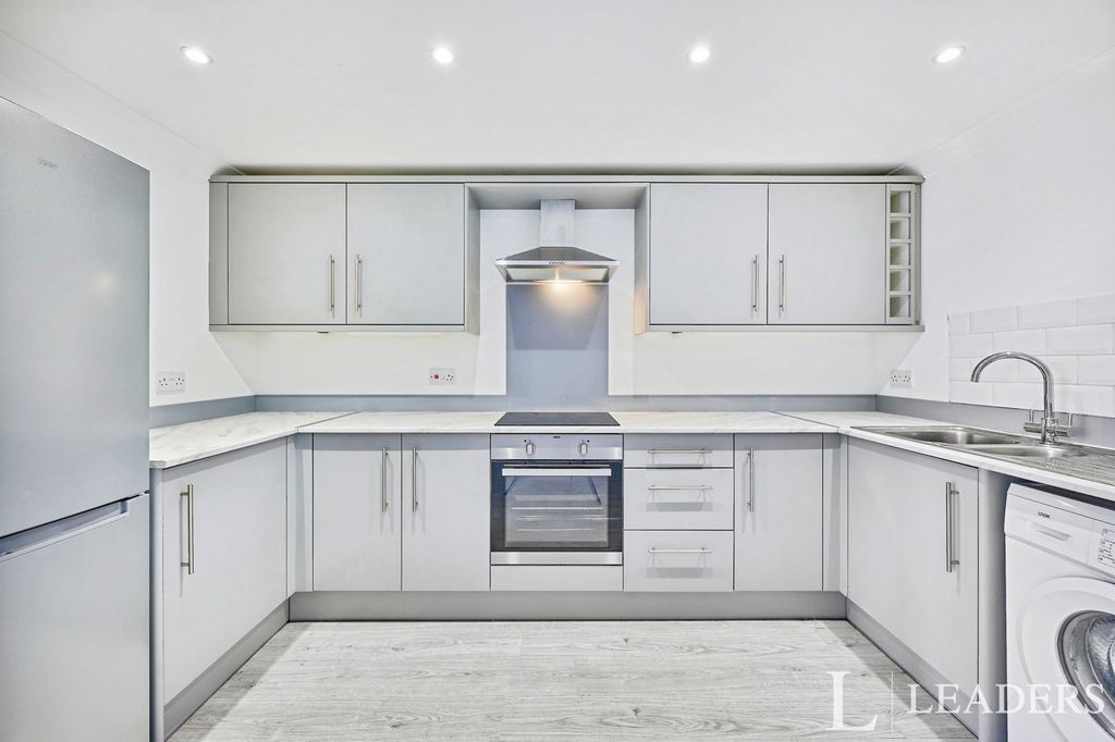 Property photo 1 of 17 Pbox-Img.Jpg