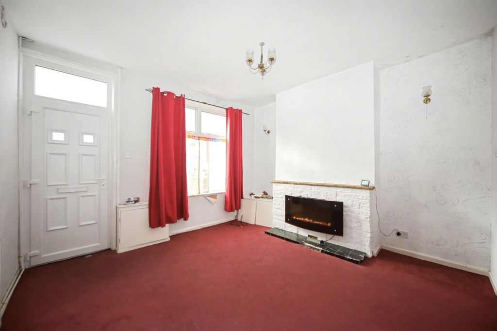 Property photo 2 of 17