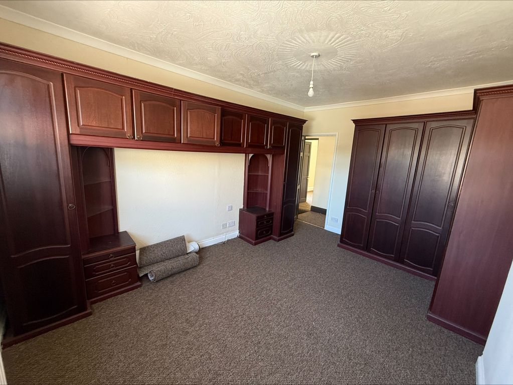 Additional image 8 of 4 bed property to rentWalter Road, Ammanford SA18