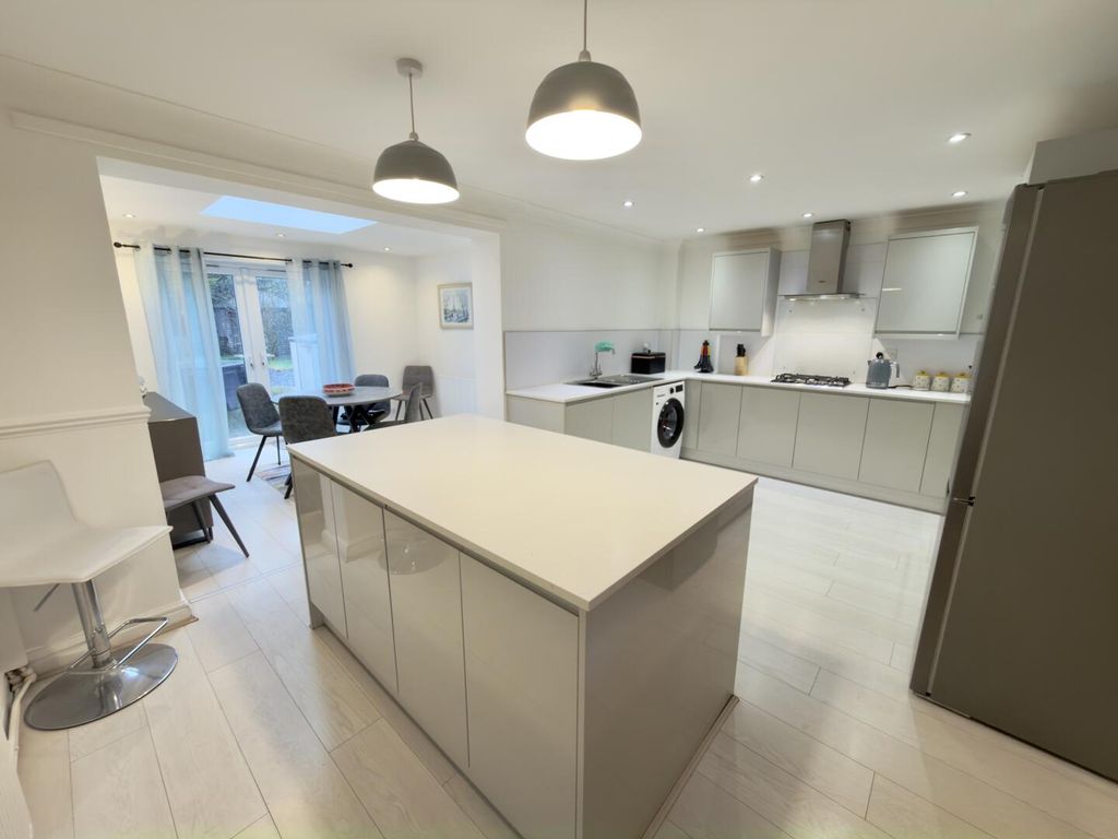 Property photo 2 of 25 Kitchen/Diner