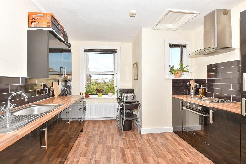 Property photo 3 of 14 Kitchen