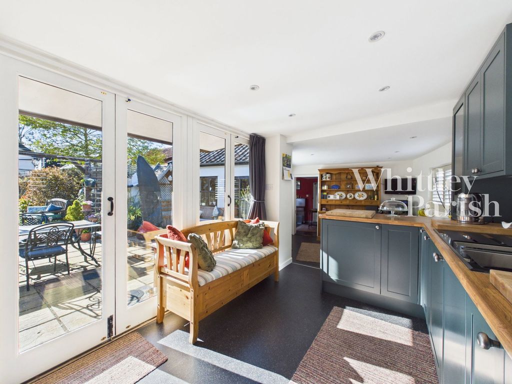 Property photo 1 of 32