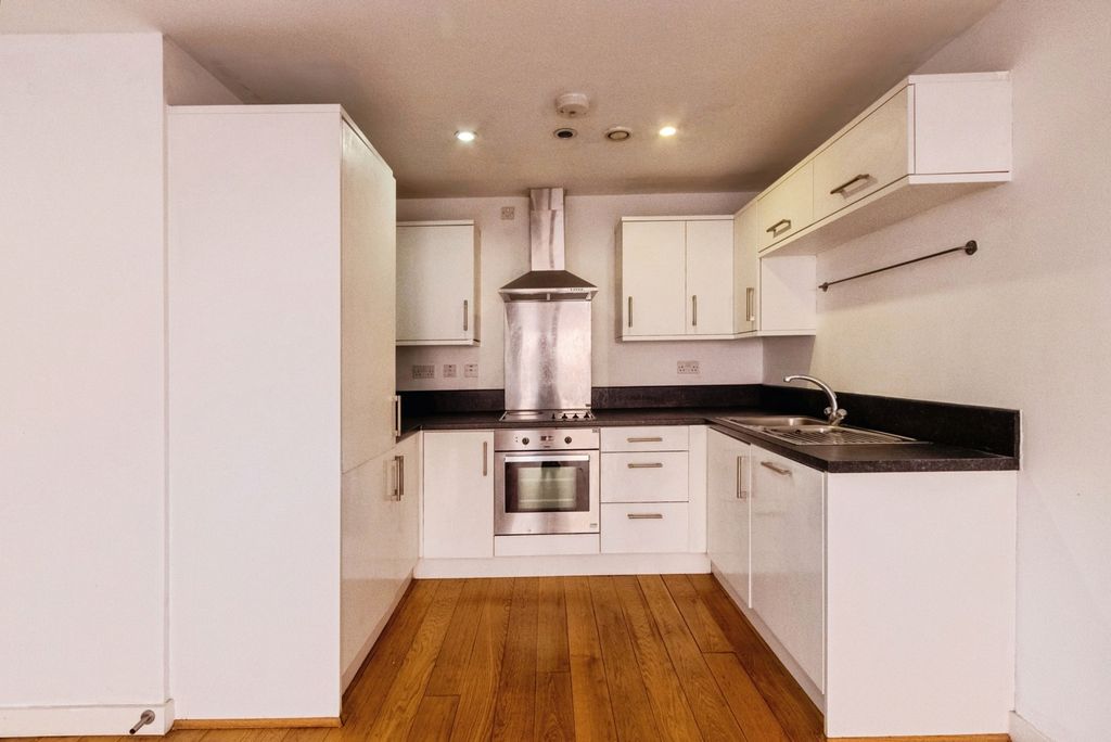 Property photo 3 of 13 Pbox-Img.Jpg