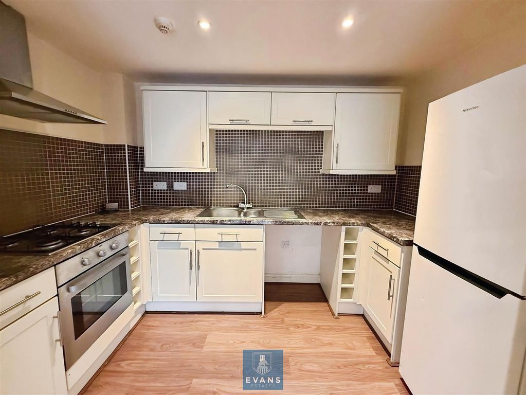 Property photo 2 of 9 Kitchen