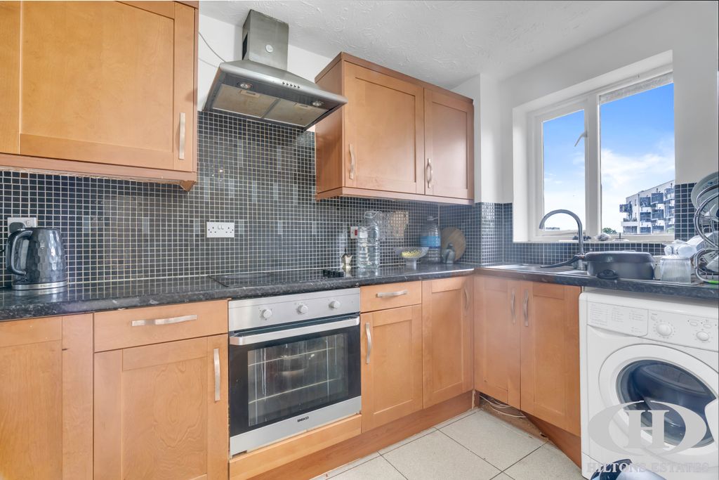 Property photo 3 of 5