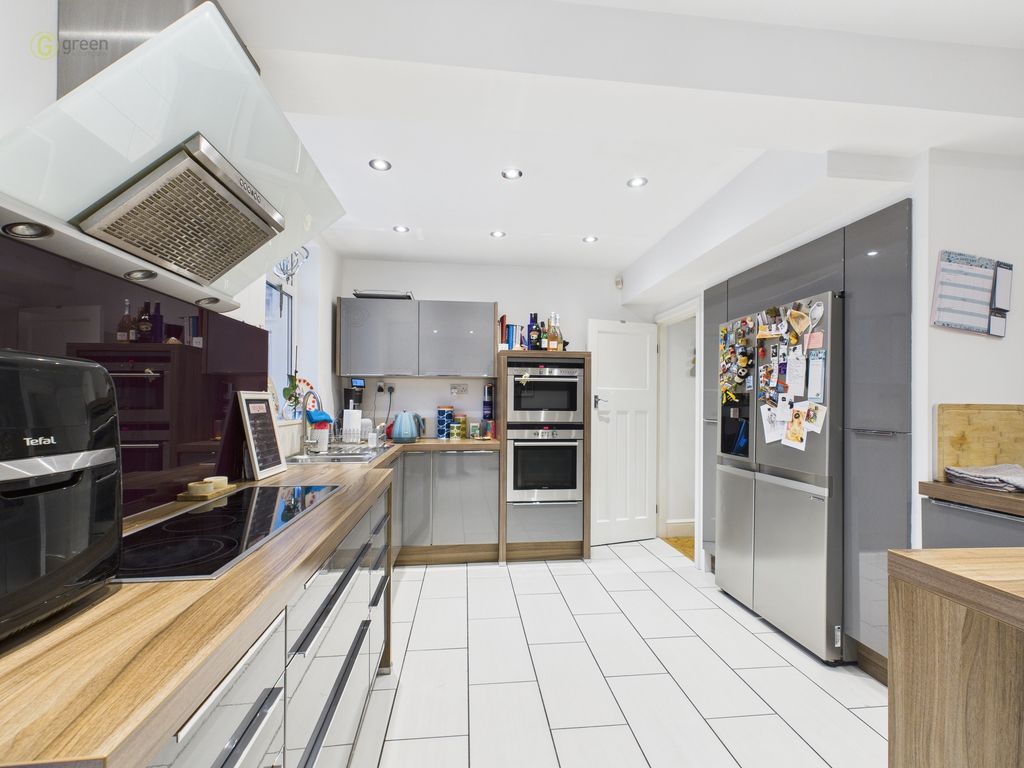 Property photo 2 of 17 Cam03830G0Pr0260Still012